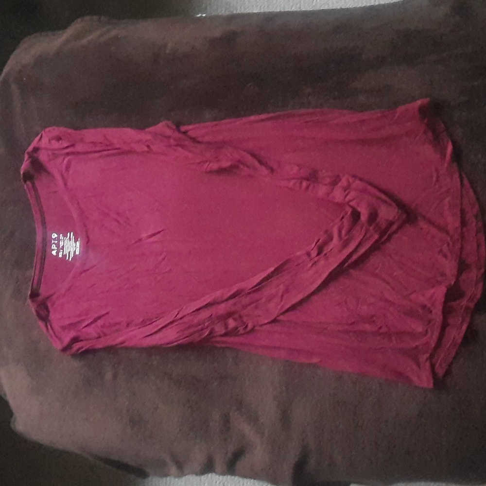 XS Apt. 9 Women's Burgundy Silky Long Sleeve